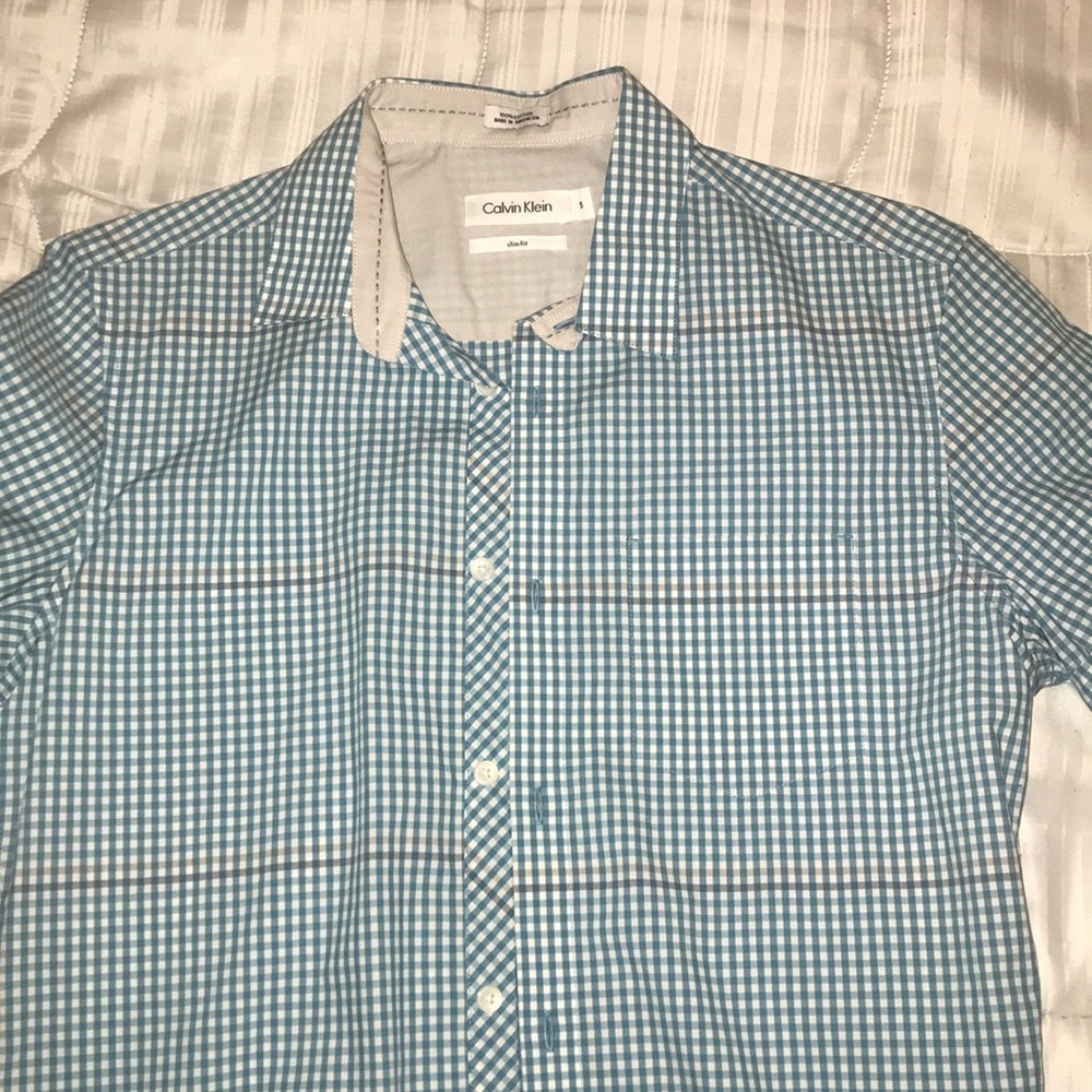 Button down short sleeve shirt